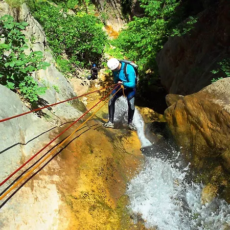 בקתה Kedros Village