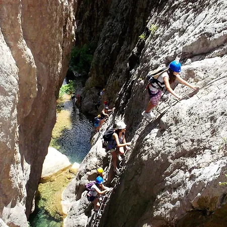 Kedros Village בקתה קרפניסיון